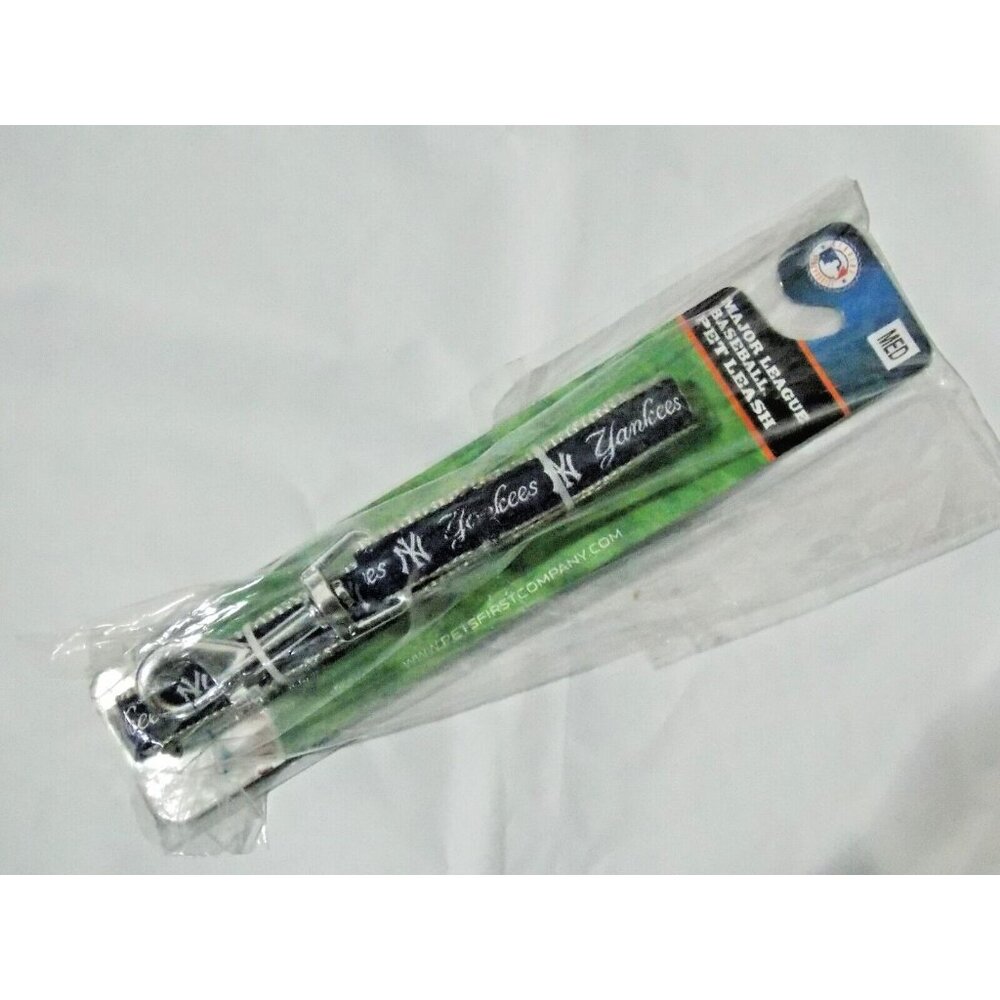 MLB New York Yankees Dog Leash size Medium 5/8" Width 4' Length by Pets First